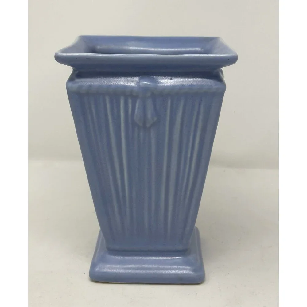 Vtg 1940s/1950s CAMARK POTTERY DELPHINEUM BLUE 7.25" VASE #639 Draping w/Sticker - Picture 1 of 9